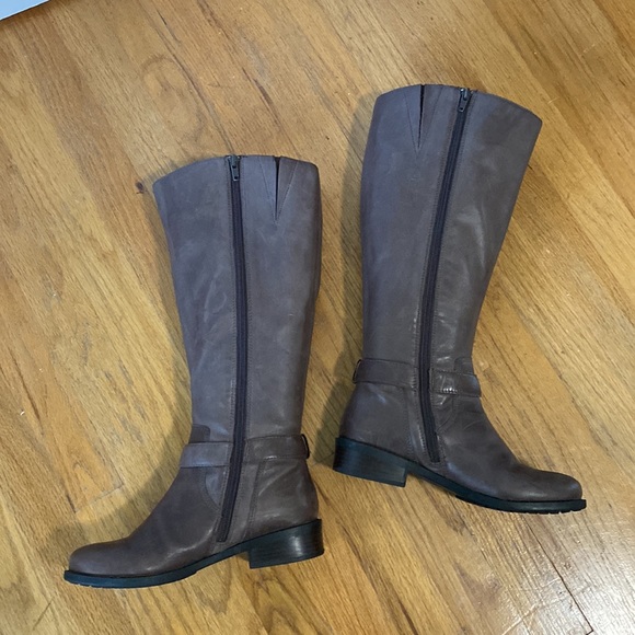 Me Too Leather Boots: 6 1/2 M - Picture 2 of 15